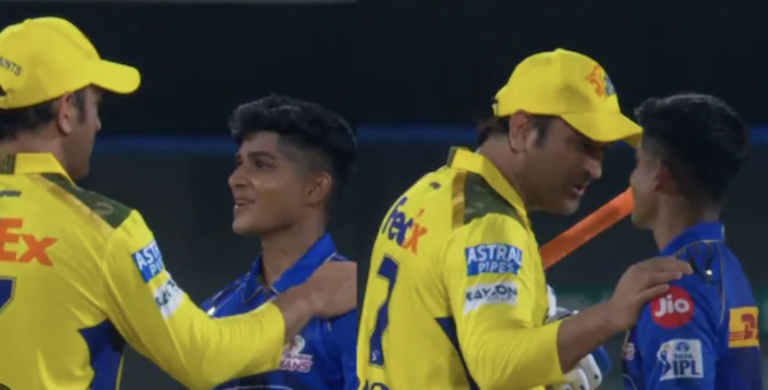 MS Dhoni Praises MI Youngster Vignesh Puthur give me an image
